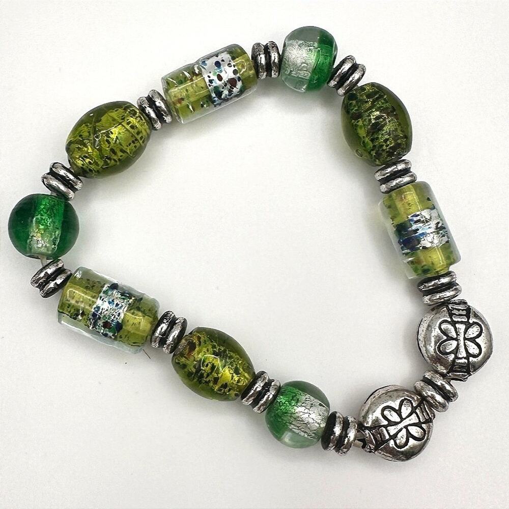 Vintage 90s Green Foil Lined Glass Beaded Stretch Bracelet Silver Tone Boho